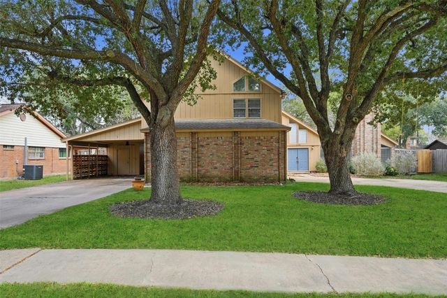 2408 Chelmsford Court, Alvin, TX 77511