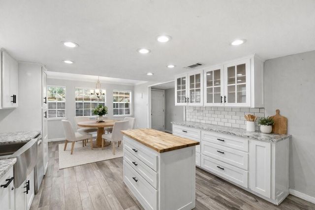 2408 Chelmsford Court, Alvin, TX 77511