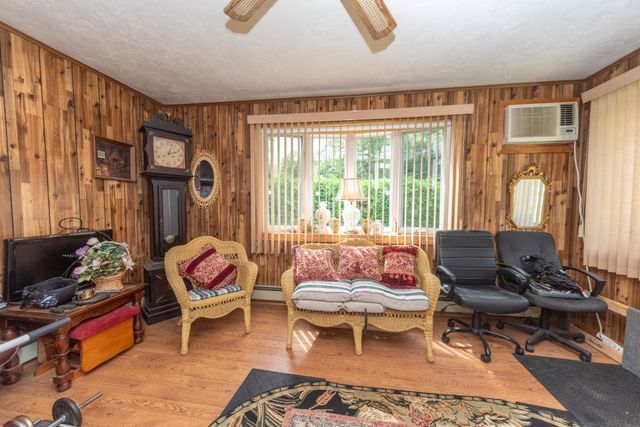 28 Highland St, Southborough, MA 01772