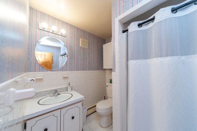 28 Highland St, Southborough, MA 01772