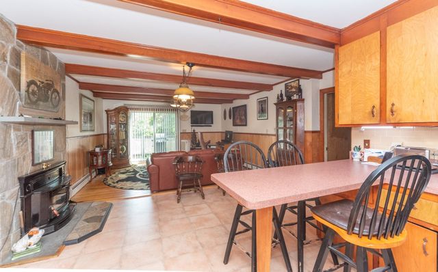 28 Highland St, Southborough, MA 01772