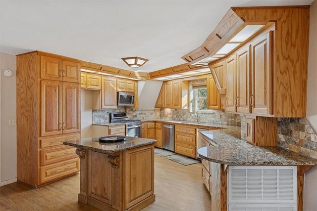 800 Quail Ridge Road, Newcastle, OK 73065