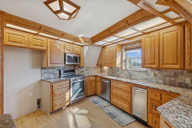 800 Quail Ridge Road, Newcastle, OK 73065