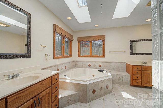 112 Hawks Nest Ridge, Cullowhee, NC 28723