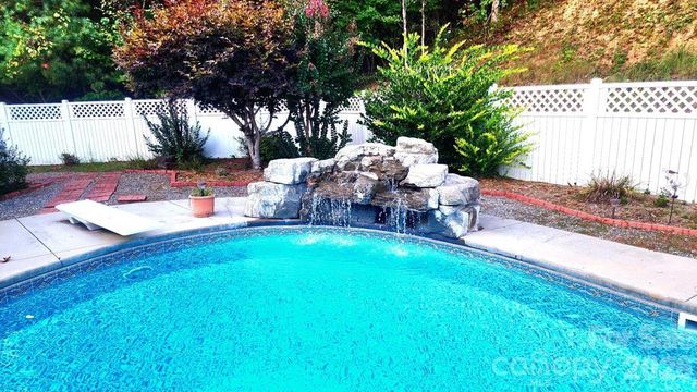 112 Hawks Nest Ridge, Cullowhee, NC 28723