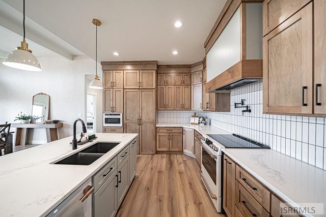 6783 S Tumble Creek Lane, Idaho Falls, ID 83406