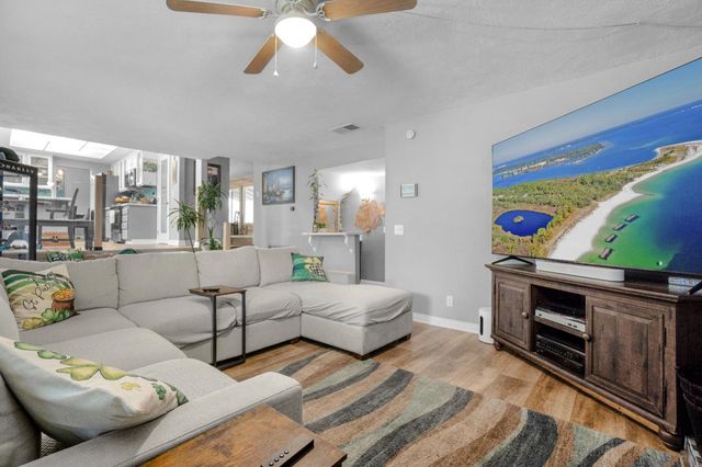 8548 Iris Crest Way, Elk Grove, CA 95624