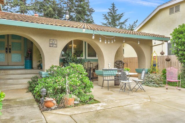 8548 Iris Crest Way, Elk Grove, CA 95624