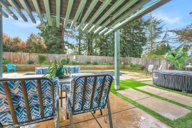 8548 Iris Crest Way, Elk Grove, CA 95624