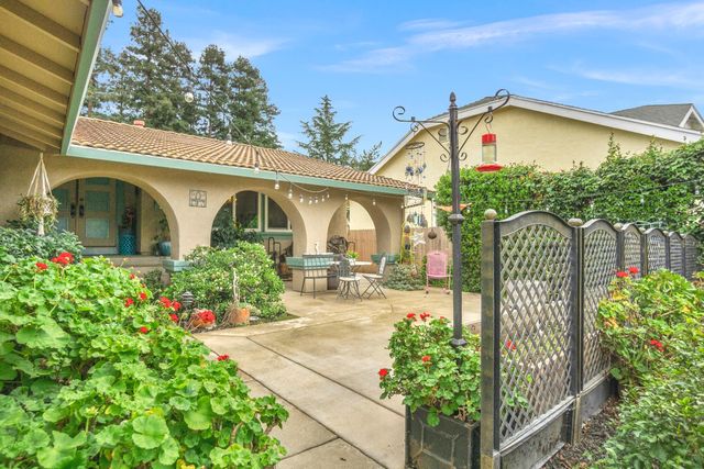 8548 Iris Crest Way, Elk Grove, CA 95624