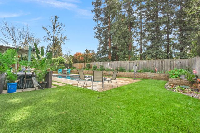 8548 Iris Crest Way, Elk Grove, CA 95624