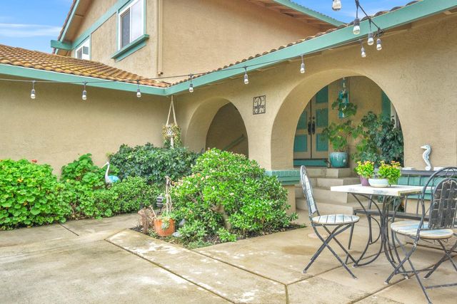 8548 Iris Crest Way, Elk Grove, CA 95624