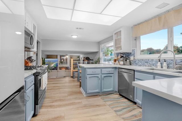 8548 Iris Crest Way, Elk Grove, CA 95624