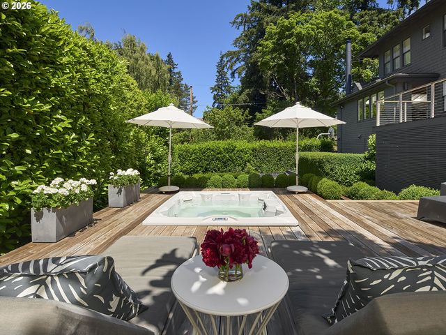 2768 Sw FERN St, Portland, OR 97201
