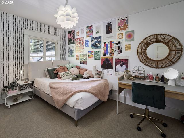 2768 Sw FERN St, Portland, OR 97201