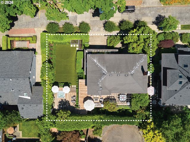 2768 Sw FERN St, Portland, OR 97201
