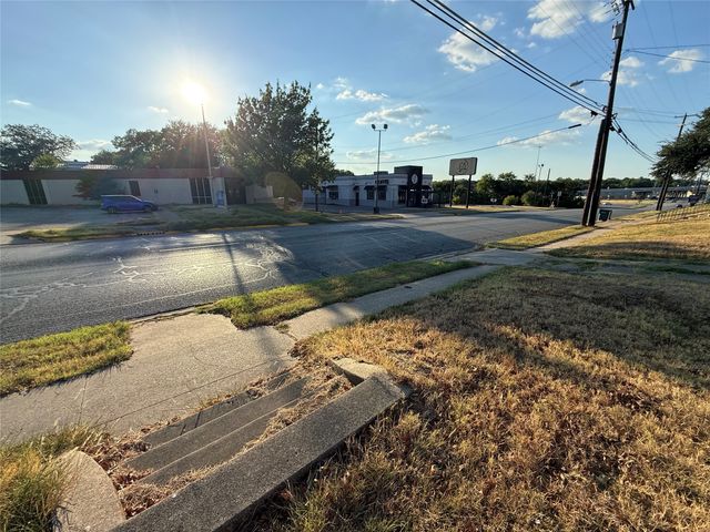 811 N Travis Street, Sherman, TX 75090