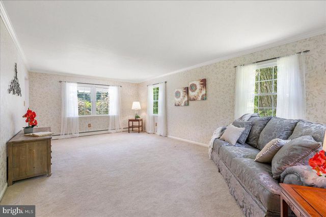 279 PENNINGTON ROCKY HILL RD, Pennington, NJ 08534