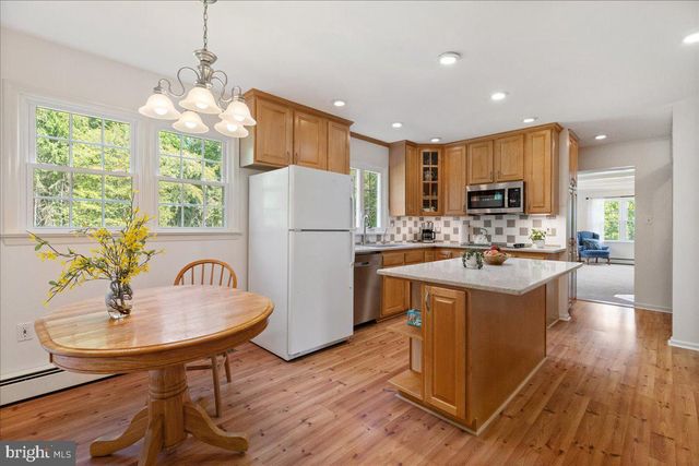 279 PENNINGTON ROCKY HILL RD, Pennington, NJ 08534