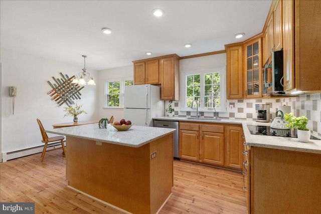 279 PENNINGTON ROCKY HILL RD, Pennington, NJ 08534