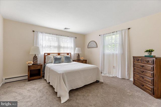 279 PENNINGTON ROCKY HILL RD, Pennington, NJ 08534