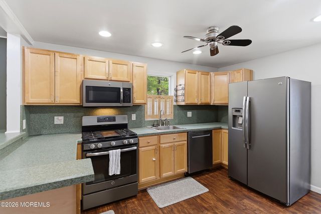 308 Longfellow Avenue, Toms River, NJ 08753