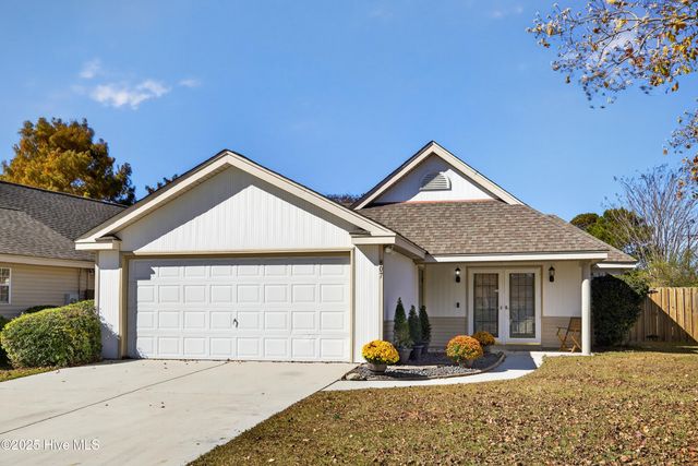 807 Spy Glass Court, Wilmington, NC 28411