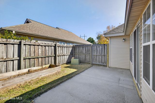 807 Spy Glass Court, Wilmington, NC 28411