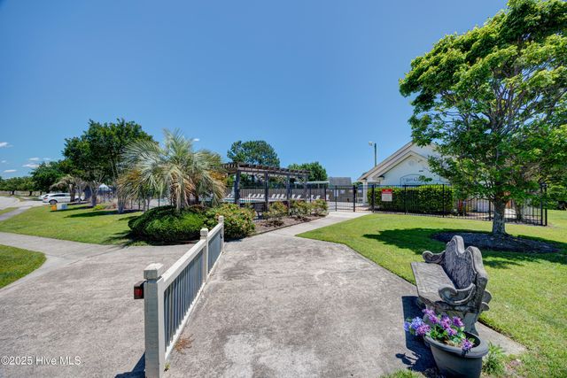 807 Spy Glass Court, Wilmington, NC 28411