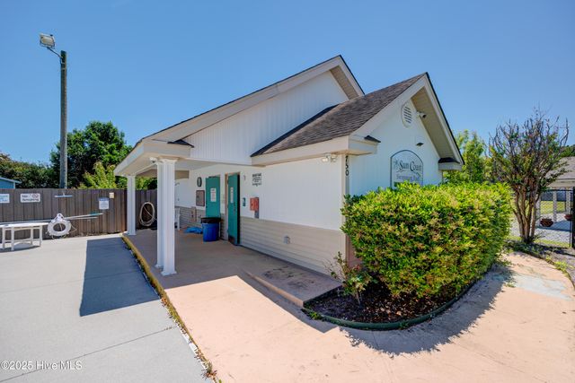 807 Spy Glass Court, Wilmington, NC 28411