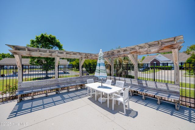 807 Spy Glass Court, Wilmington, NC 28411