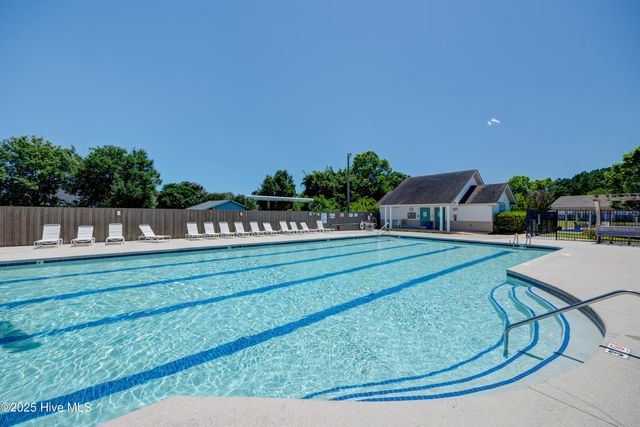 807 Spy Glass Court, Wilmington, NC 28411