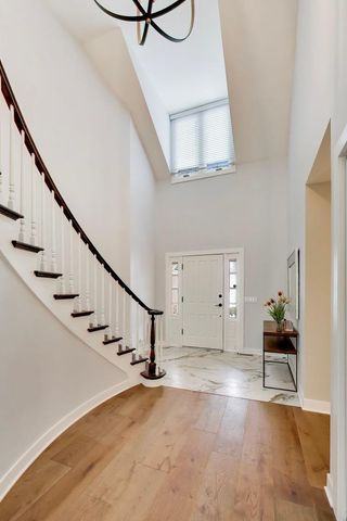 26 The Court Of Island Point, Northbrook, IL 60062