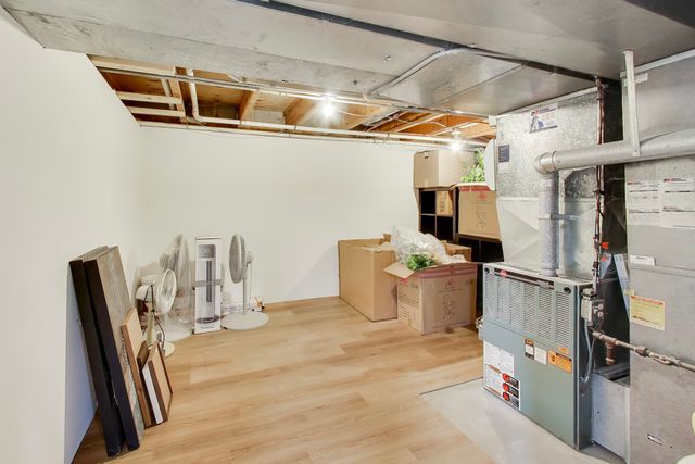 26 The Court Of Island Point, Northbrook, IL 60062