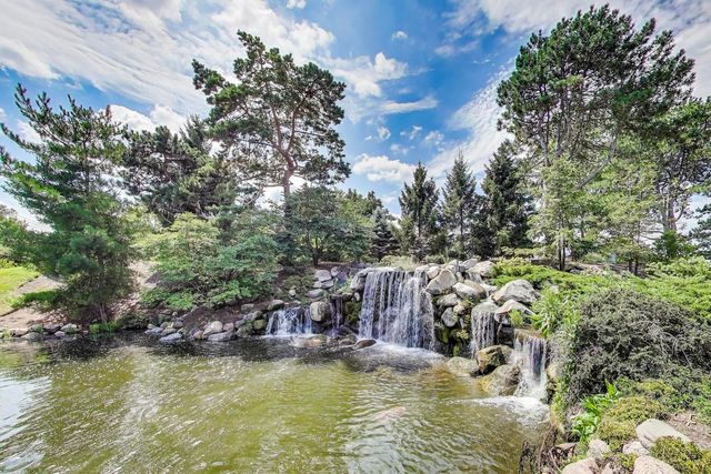 26 The Court Of Island Point, Northbrook, IL 60062