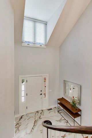 26 The Court Of Island Point, Northbrook, IL 60062