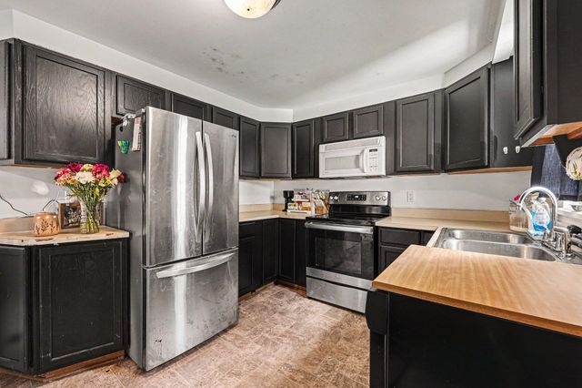 1024 Cooper Street, Jackson, MI 49202