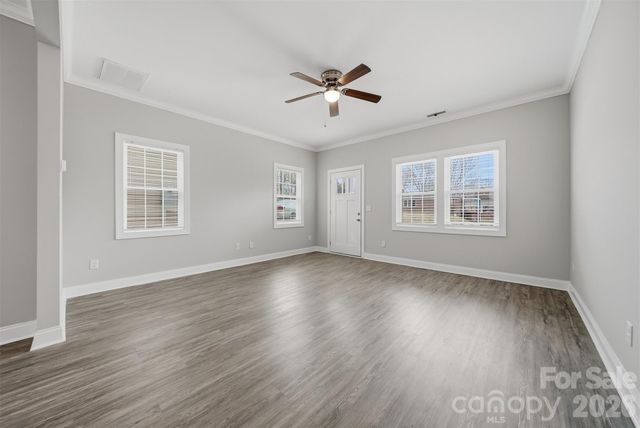 2650 14th Street NE, Hickory, NC 28601