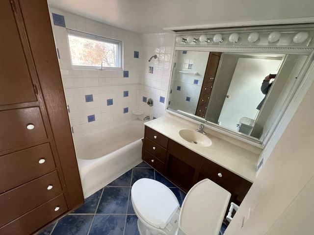 3217 Jefferson, Midland, MI 48640