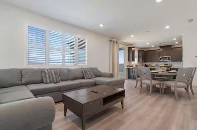 10433 Cello Way, Elk Grove, CA 95757