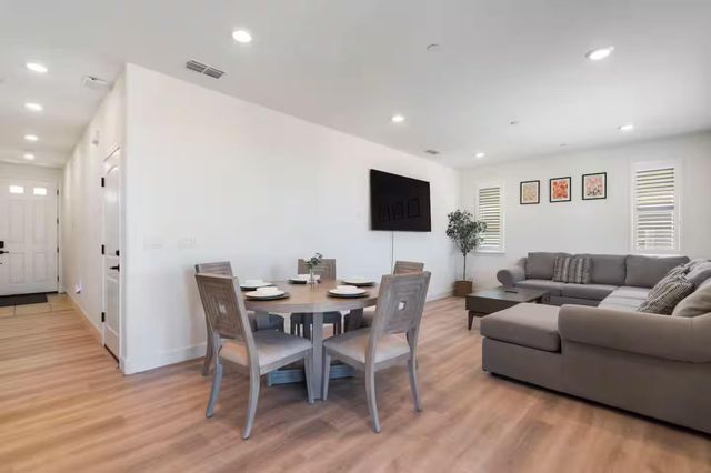 10433 Cello Way, Elk Grove, CA 95757