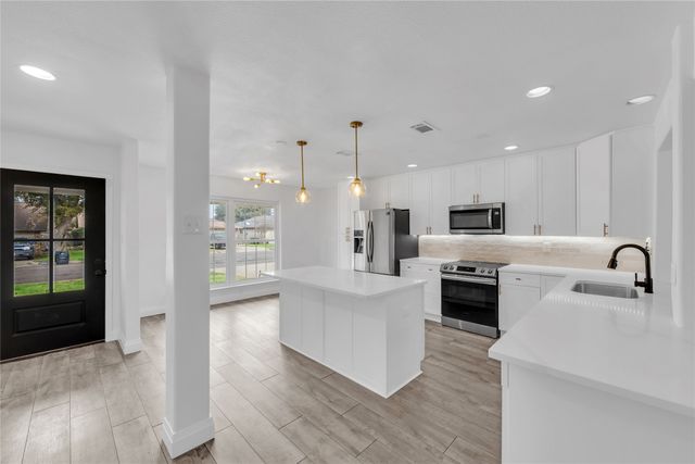 7204 Church Park Drive, Fort Worth, TX 76133