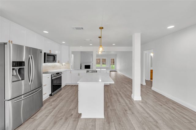 7204 Church Park Drive, Fort Worth, TX 76133