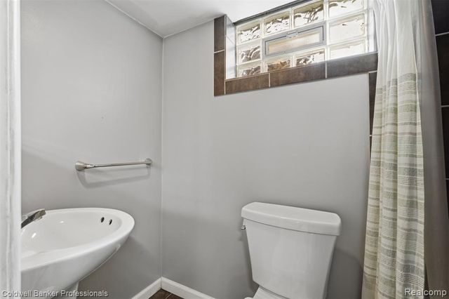 927 Montrose Avenue, Royal Oak, MI 48073