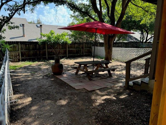 1504 Waterloo TRL A, Austin, TX 78704