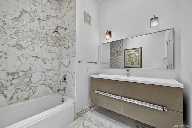 2 Catalina Court, Suffern, NY 10901