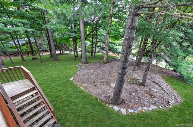 2 Catalina Court, Suffern, NY 10901