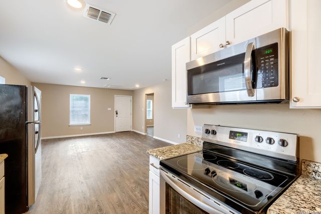 543 DORIE ST, San Antonio, TX 78220