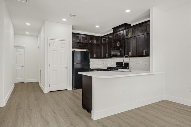 6728 Stearns Street, Houston, TX 77021