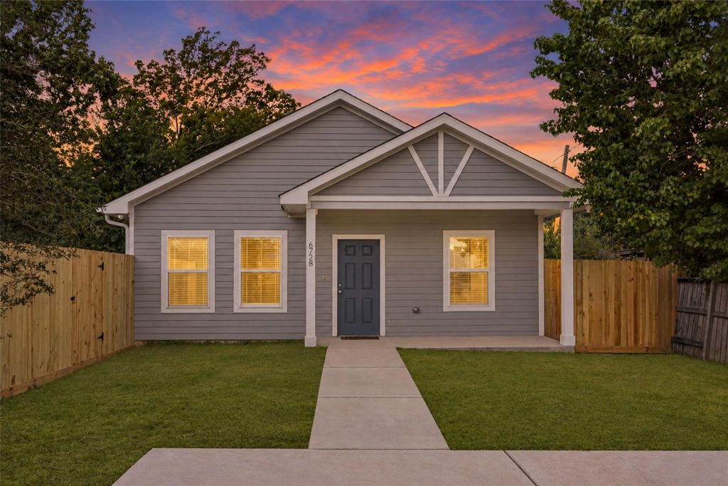 6728 Stearns Street, Houston, TX 77021